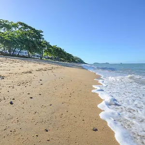 Lägenhetshotell Beachfront On Trinity, Trinity Beach